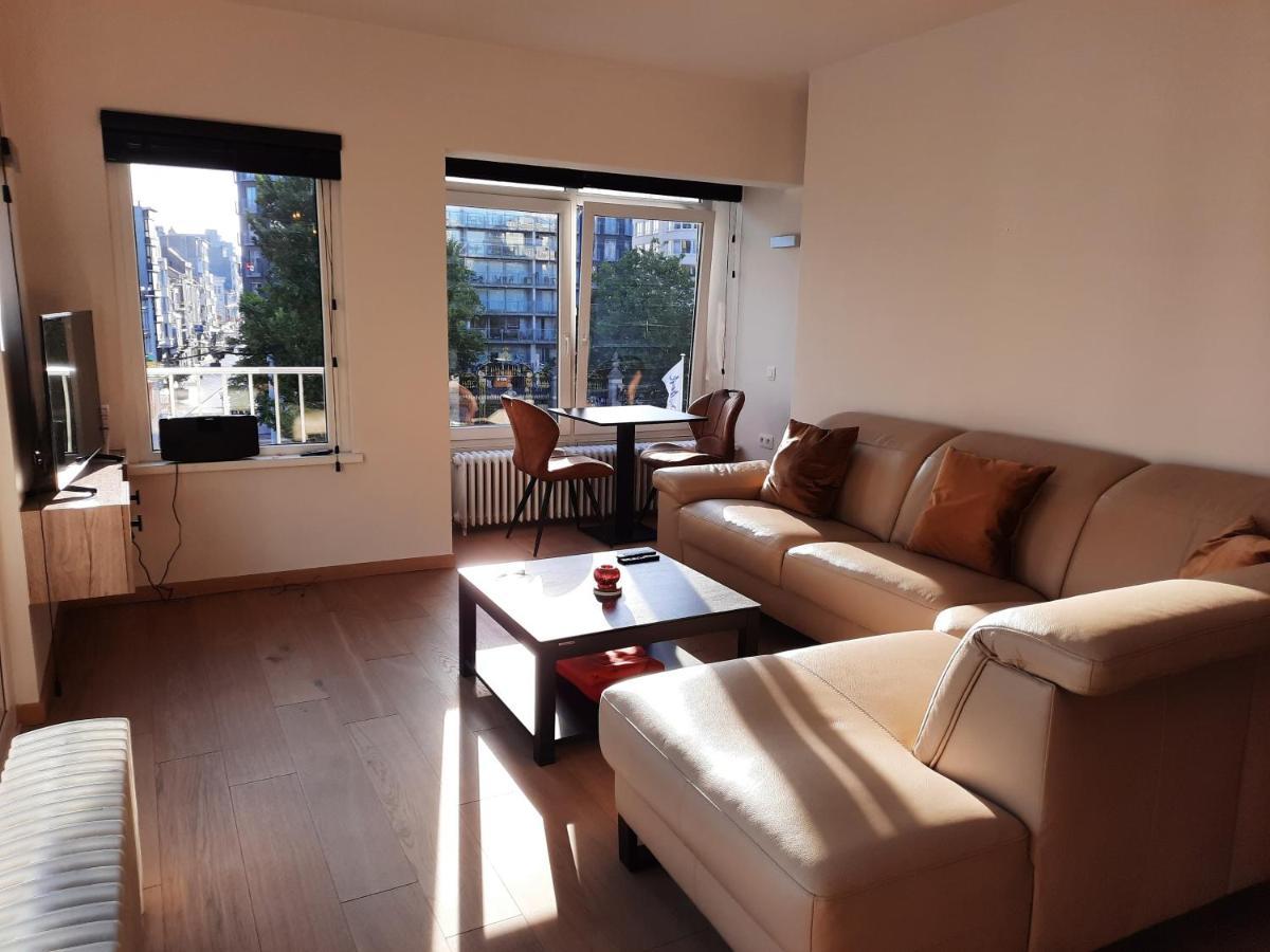 Lichtrijk En Comfortabel Hoekappartement Met Gratis Parking En Zeer Centraal Gelegen - Comme Chez Soi Ostende Exterior foto